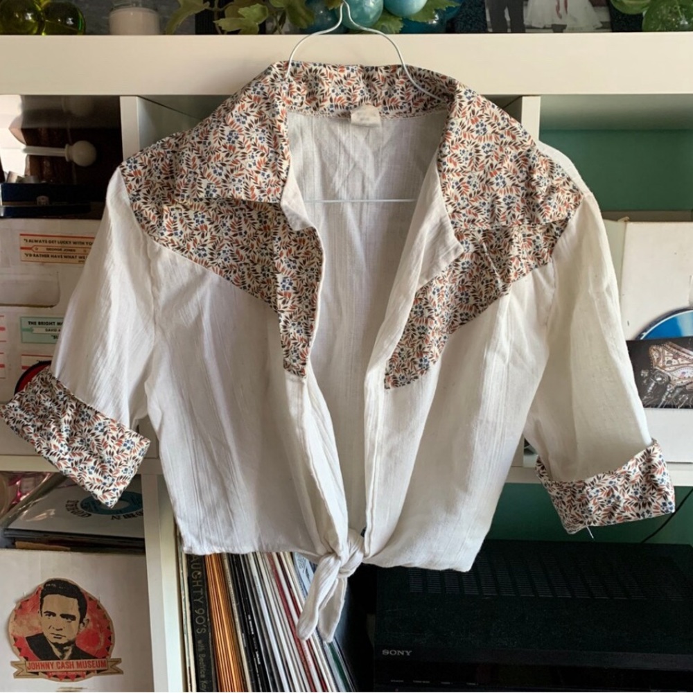 🤠 Vintage ’70s tie-front Western crop top